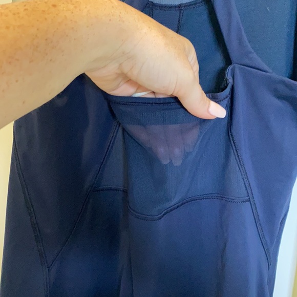 Lululemon Mesh Razorback Tank Built in bra - Picture 6 of 7